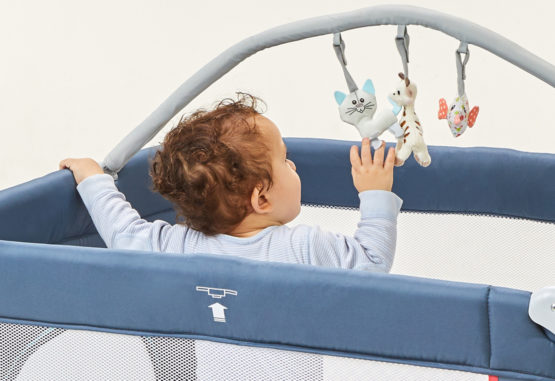 PRISM Parc bébé avec porte zippée et arche de jeux